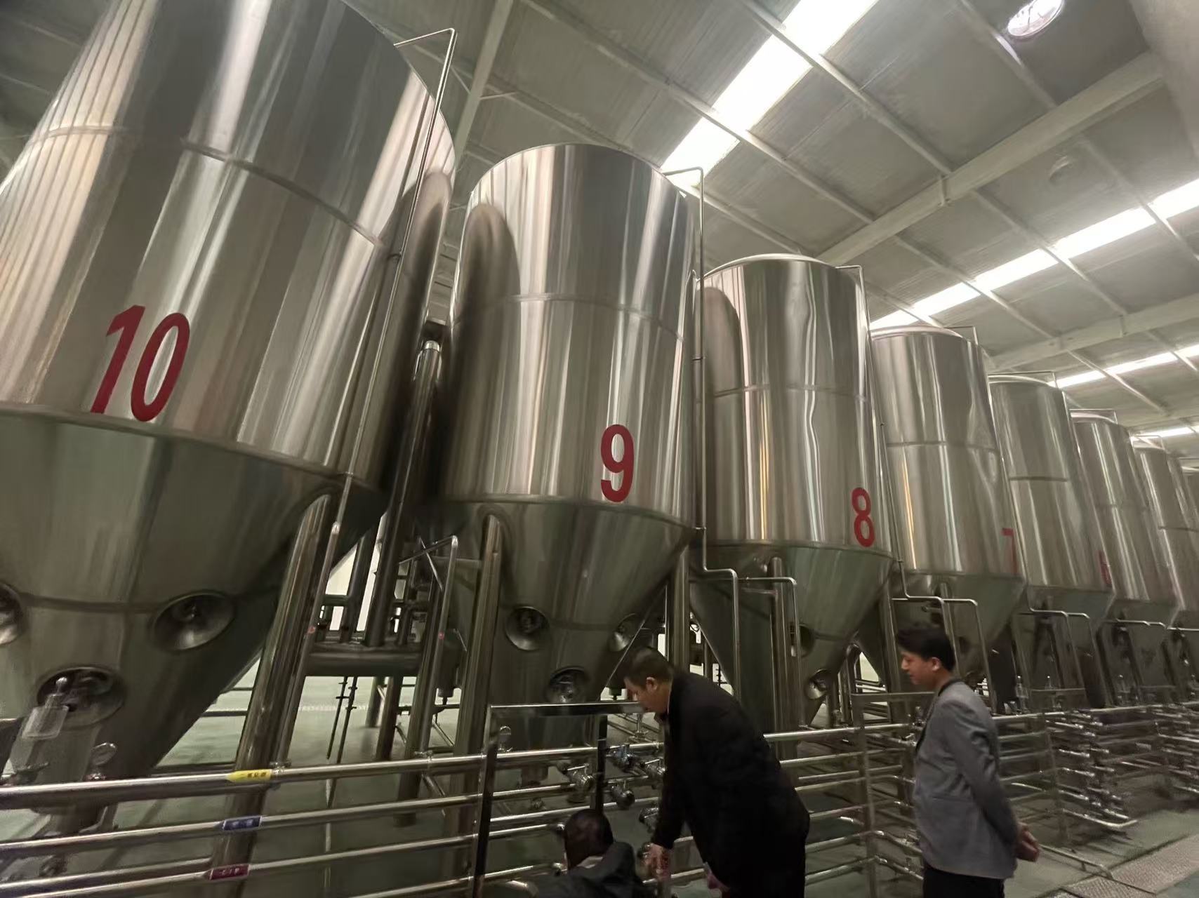 鄂尔多斯精酿啤酒设备厂—平面布置、设备设计、制造、调试、培训等一条龙服务